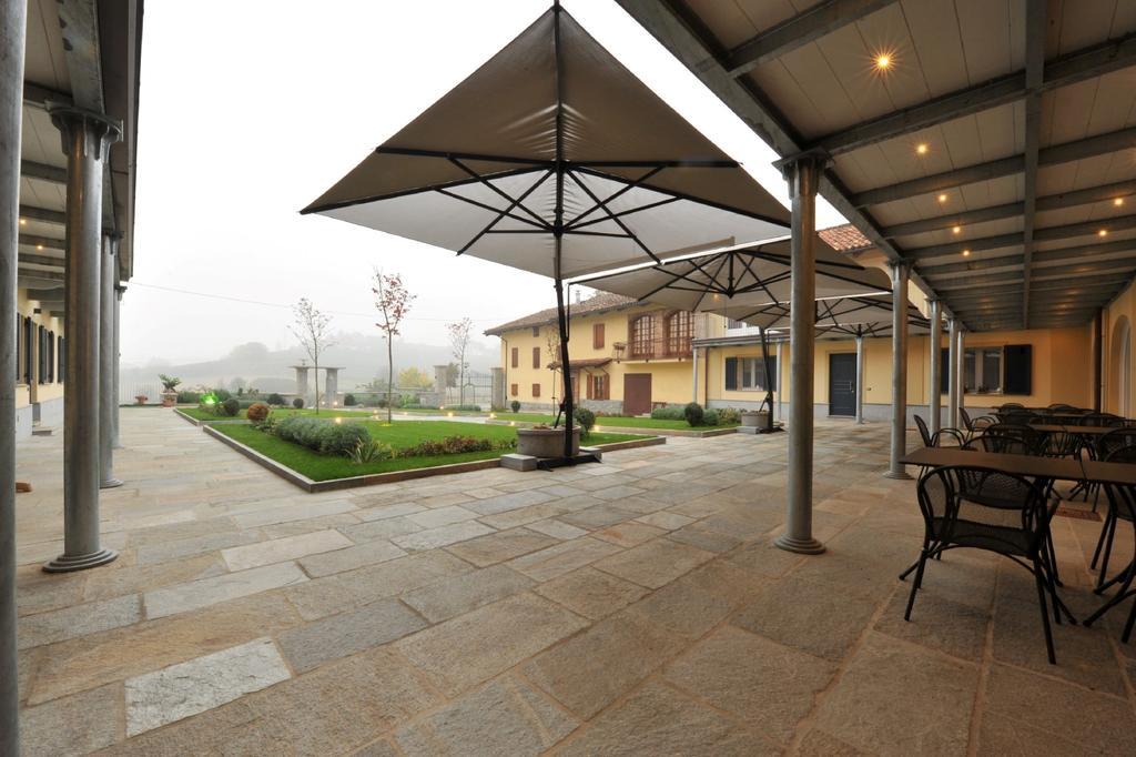 Agriturismo Cascina Varie カスタニート エクステリア 写真