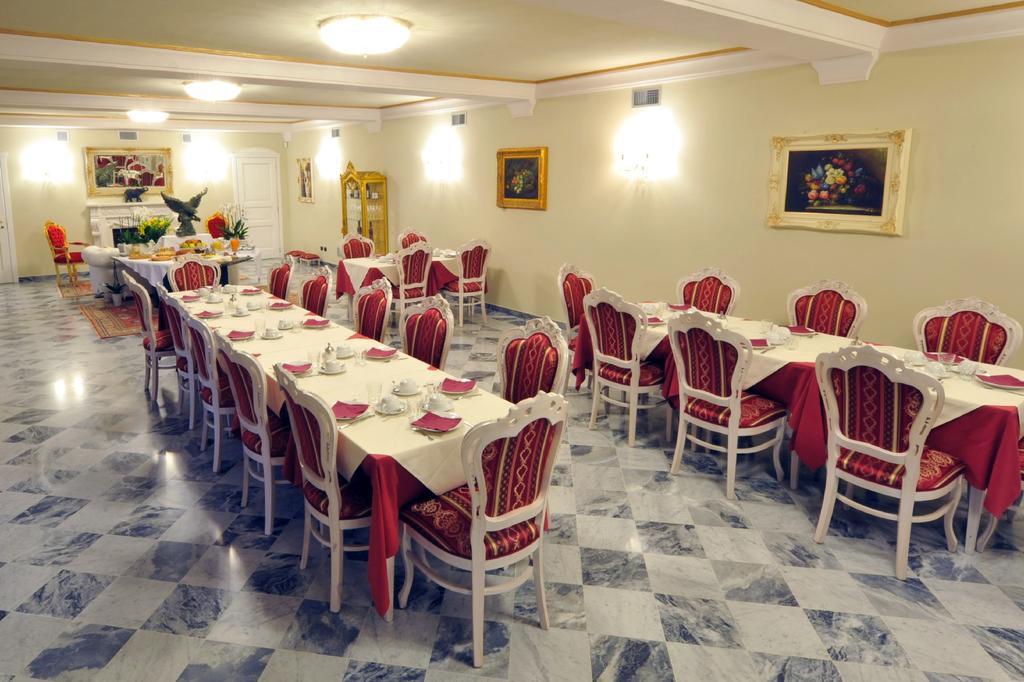 Agriturismo Cascina Varie カスタニート エクステリア 写真