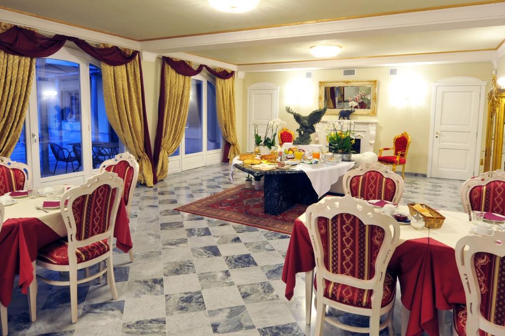 Agriturismo Cascina Varie カスタニート エクステリア 写真