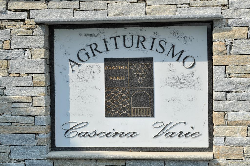 Agriturismo Cascina Varie カスタニート エクステリア 写真