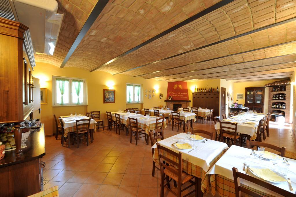 Agriturismo Cascina Varie カスタニート エクステリア 写真